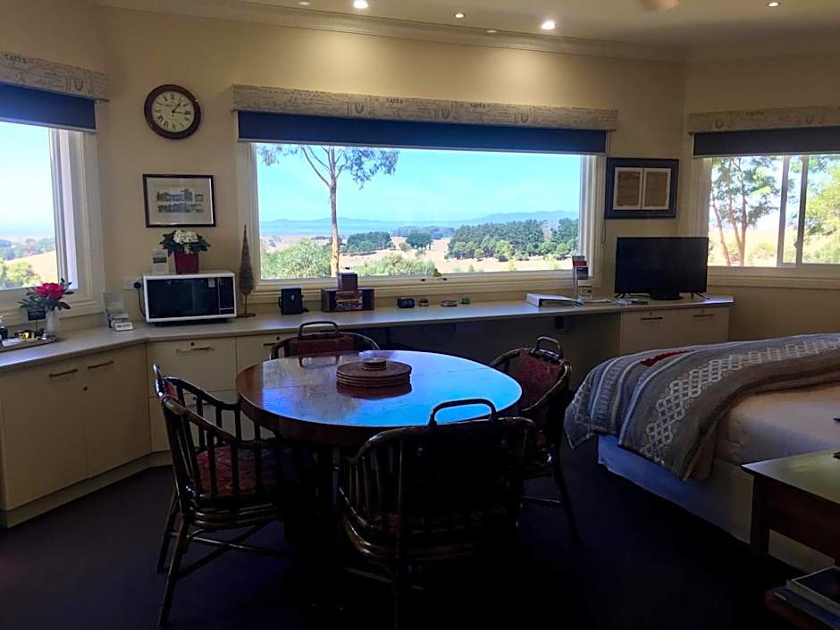 Llarrinda Bed & Breakfast