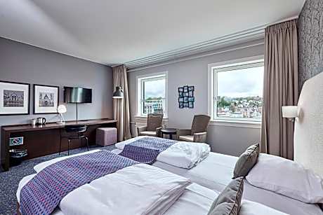 Captain Room