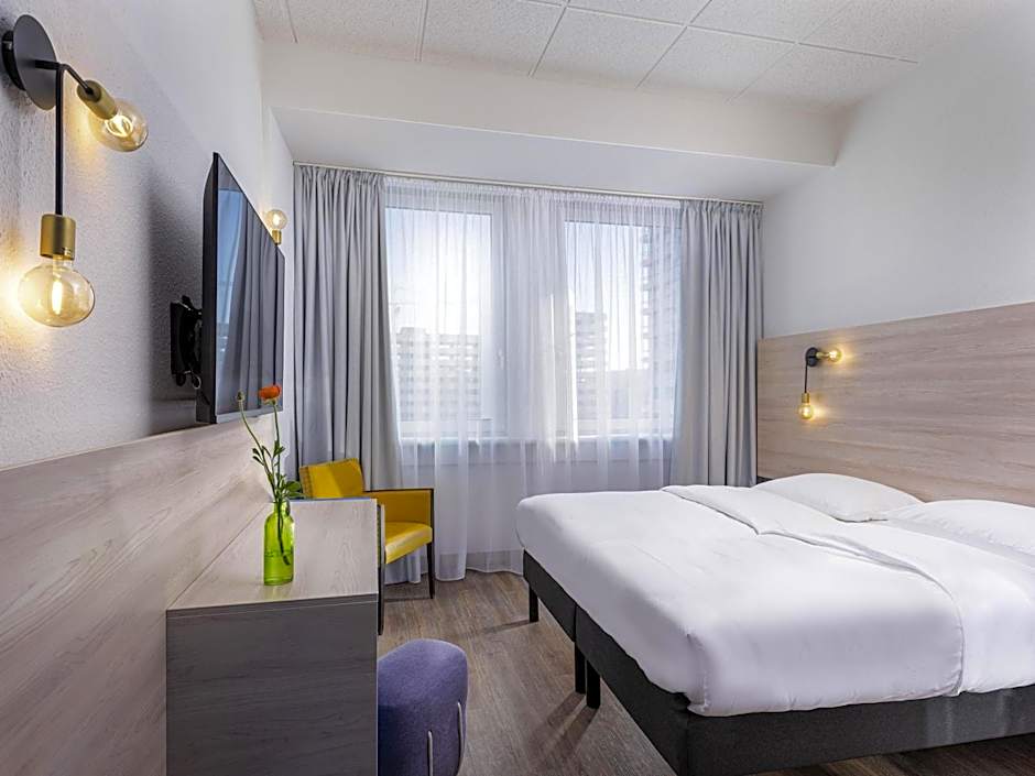 greet Berlin Alexanderplatz