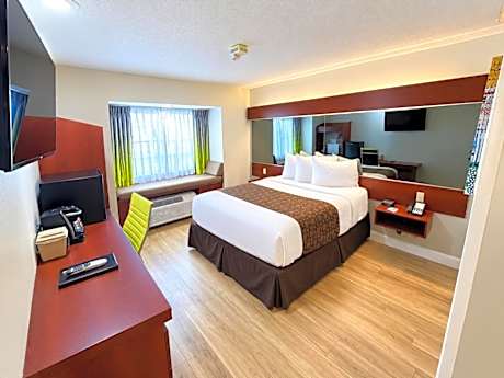 Queen Room - Disability Access - Non-Smoking