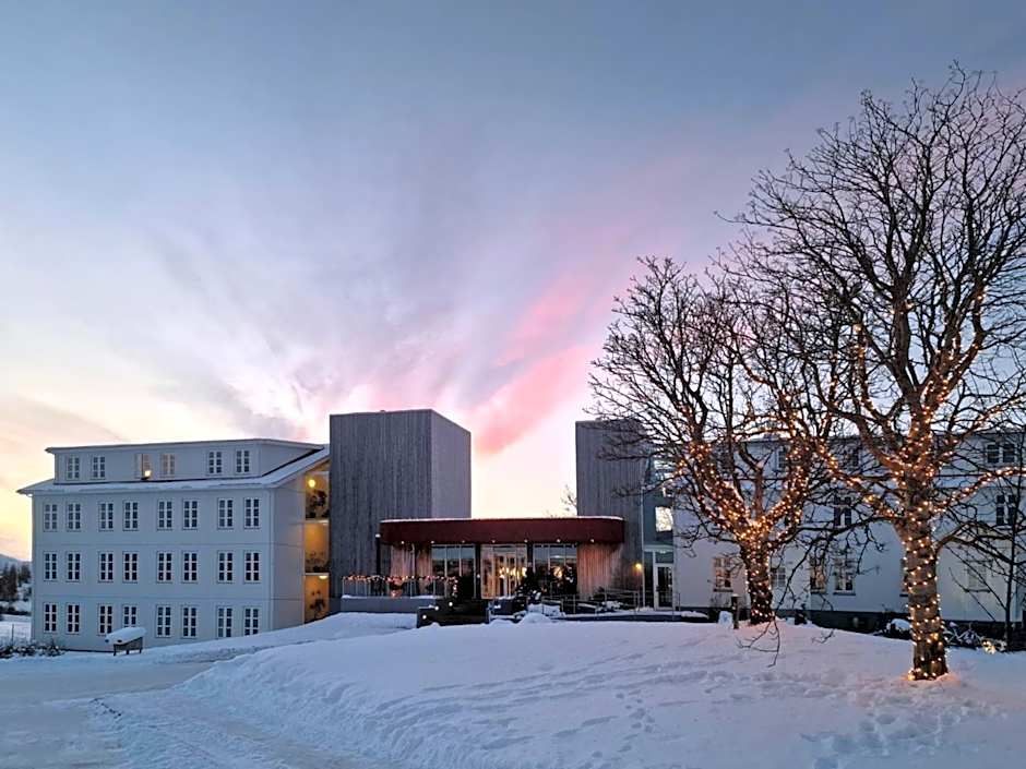 Gistihúsið - Lake Hotel Egilsstadir
