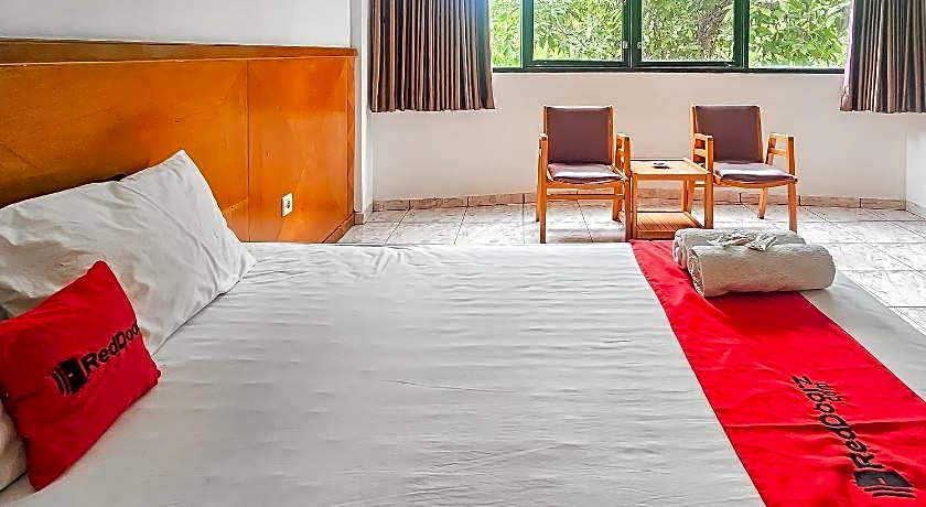 RedDoorz @ Hotel Kumala Pelabuhanratu