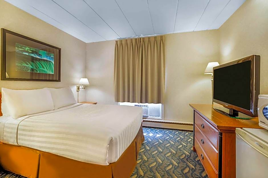 Travelodge by Wyndham Niagara Falls at the Falls