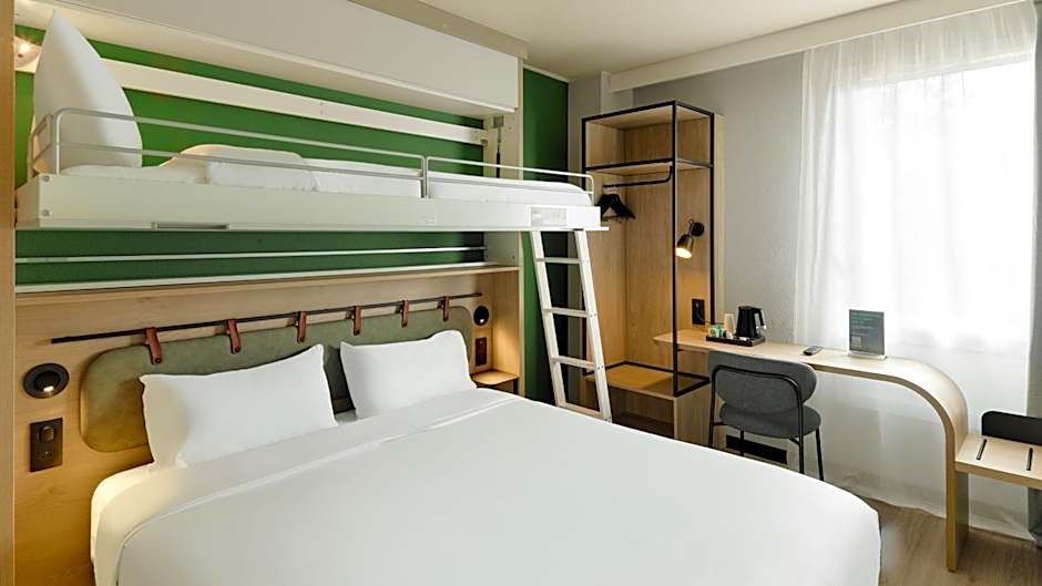 Photo 1 of 7 of Standard Room - 1 Queen Bed 1 Bunk Bed