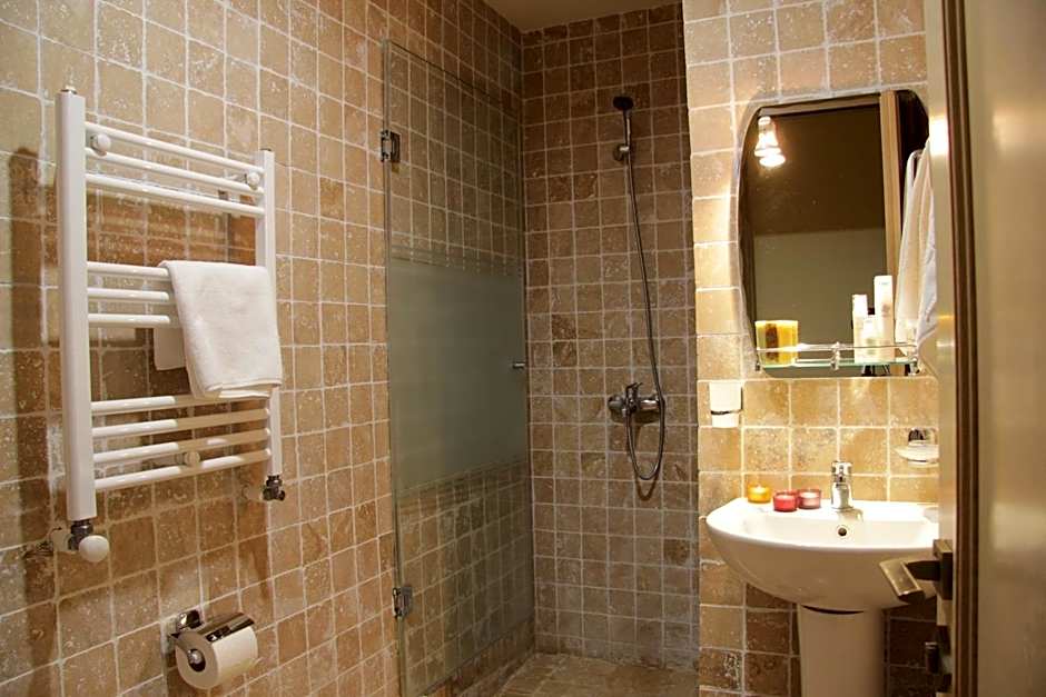Silk Road Hotel