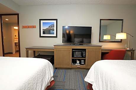 Room with Two Queen Beds - Non-Smoking