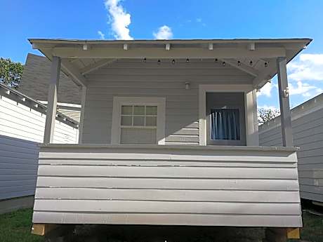 Cottage with Kitchenette