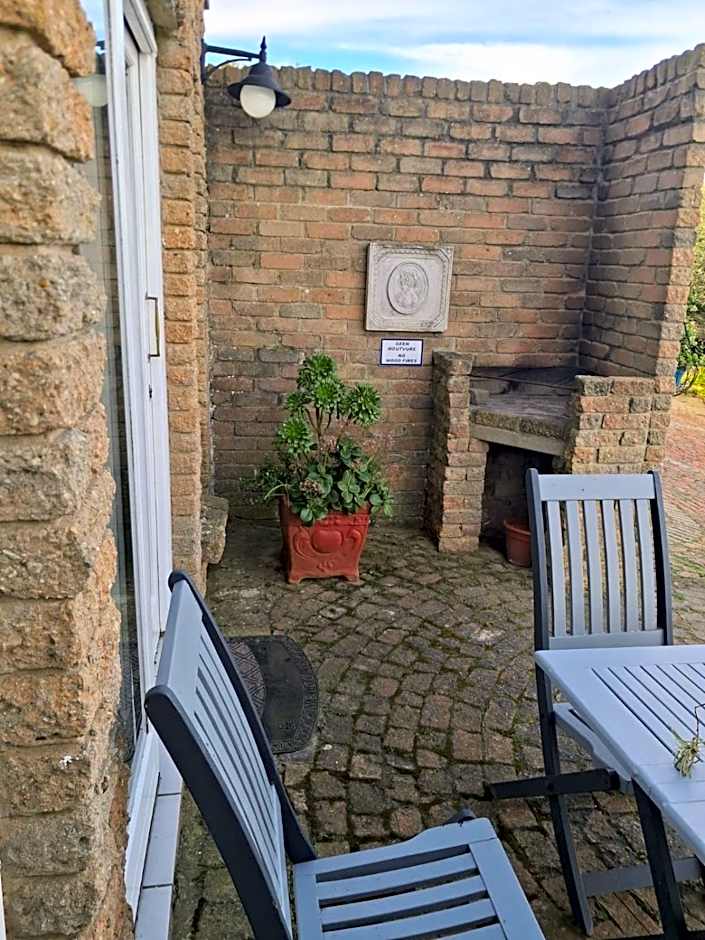 Amzee Bokmakierie Guest House