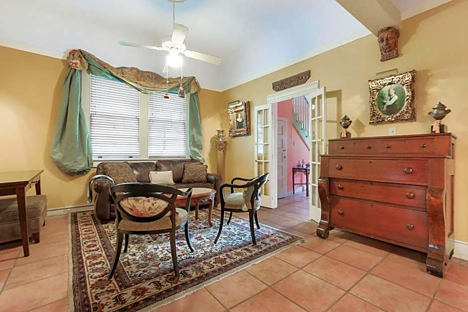 Historic Inn in the Marigny, blocks to French Quarter