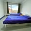 Harewood Lodge - Single and Double Rooms Self Serve Apartment
