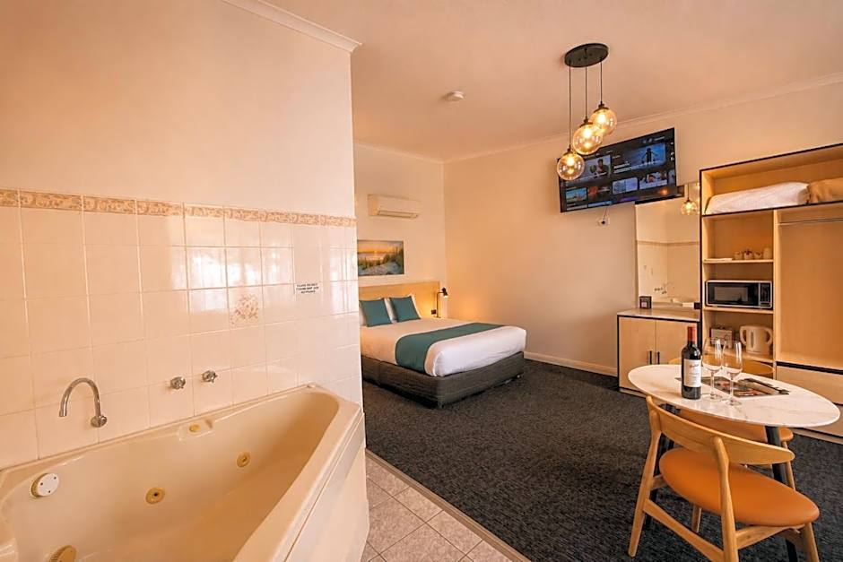 Glenelg Motel