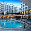 Lalila Blue Suites