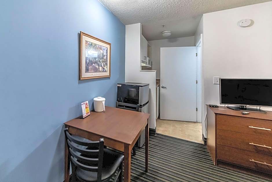 Studio 6 Greensboro NC I40