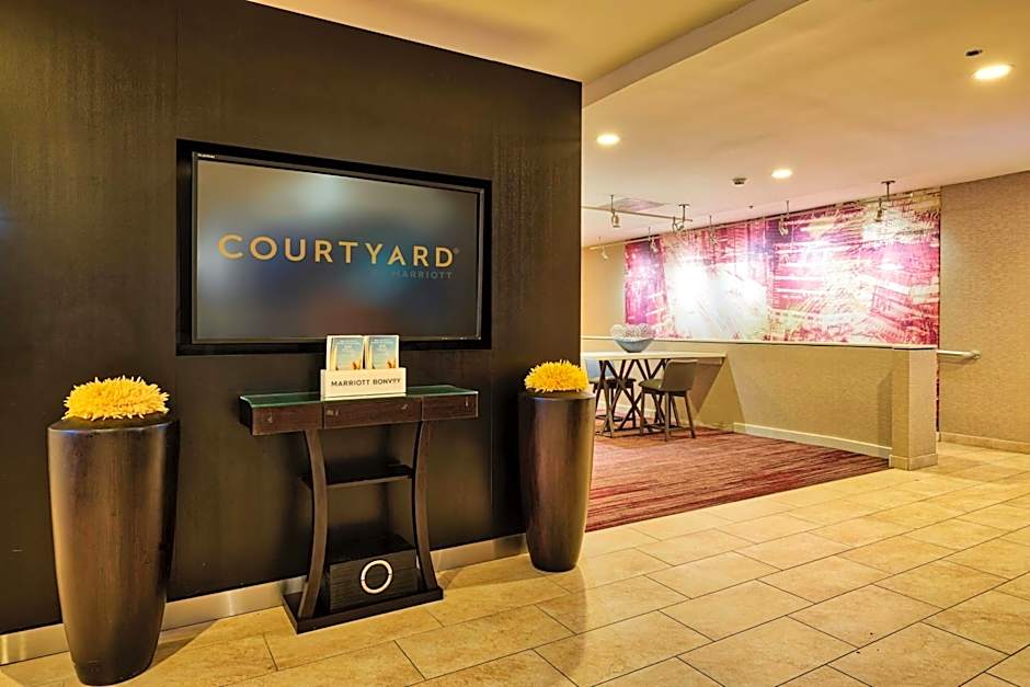 Courtyard by Marriott Hampton Coliseum Central