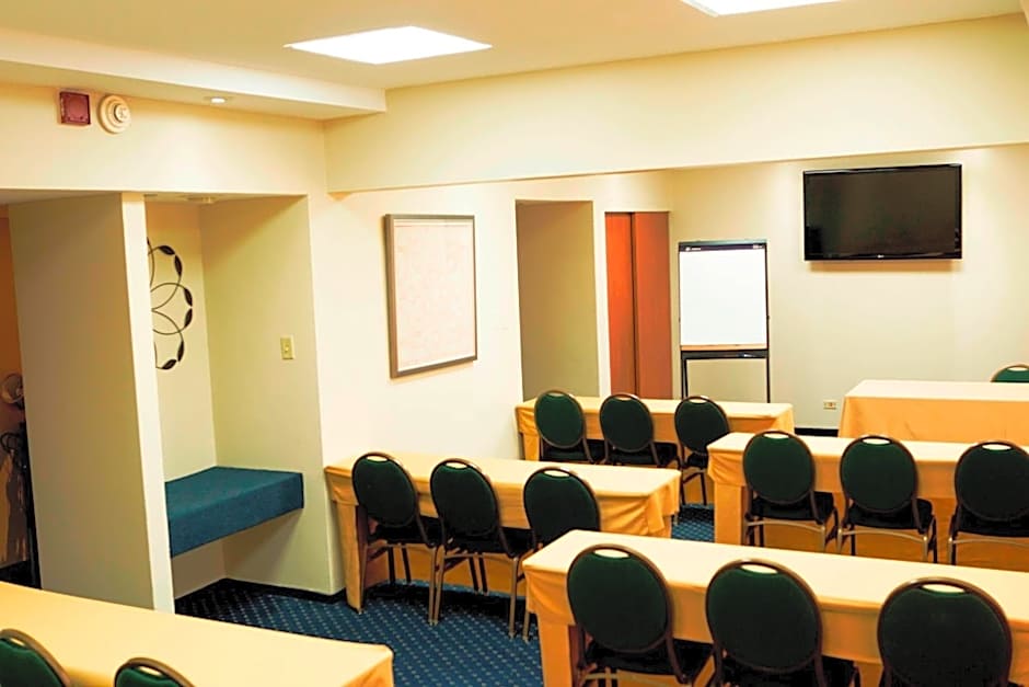Courtyard by Marriott San Juan Miramar