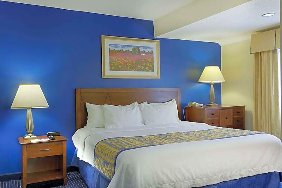 SureStay Studio by Best Western Charlotte Executive Park