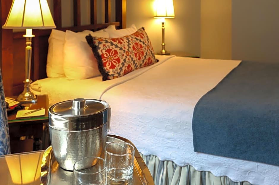 The Marshall House, Historic Inns of Savannah Collection