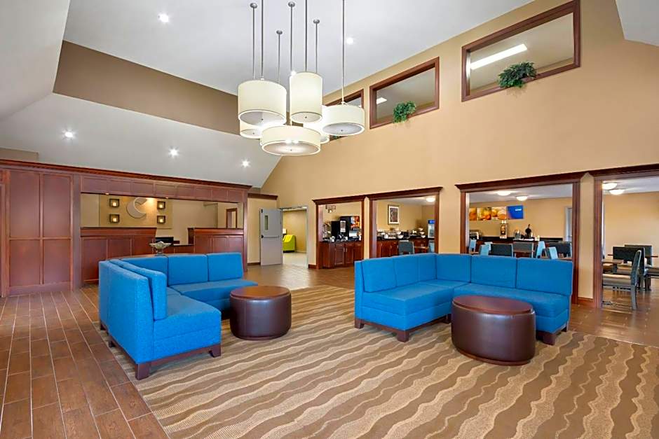 Comfort Inn & Suites Cincinnati Eastgate