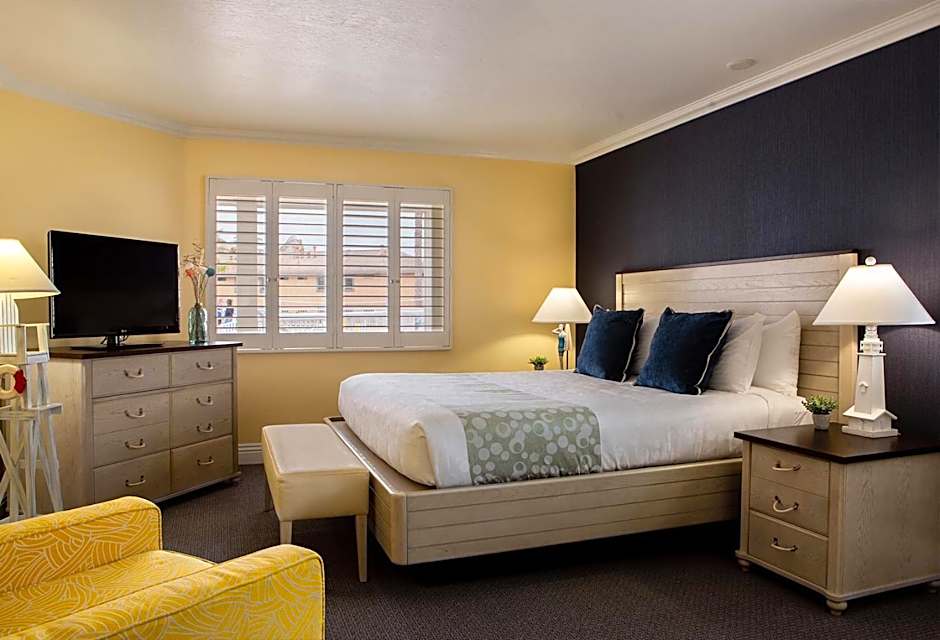 Pismo Lighthouse Suites
