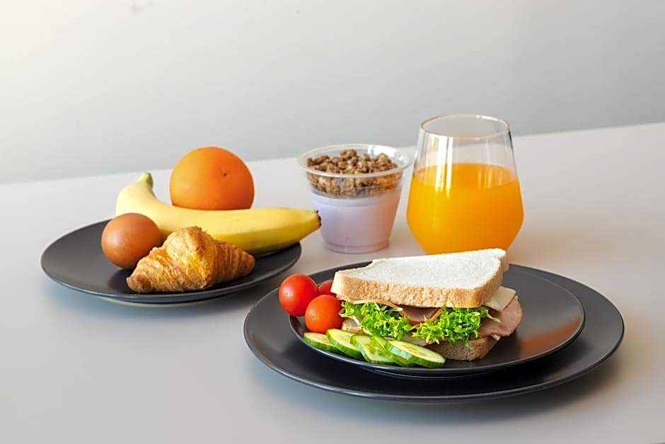 Hugo Apartment Hotel