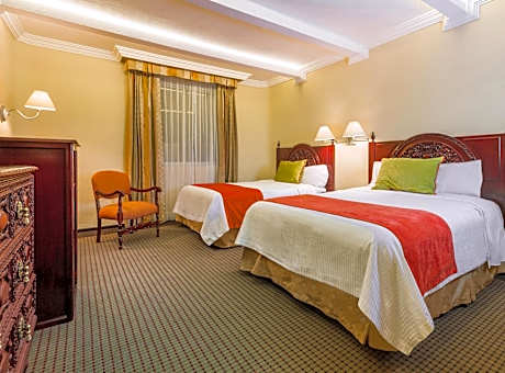SINGLE OR DOUBLE DELUXE ROOM