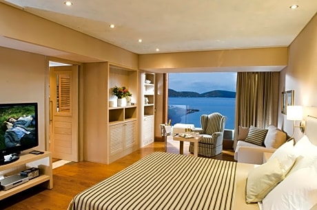 Deluxe Hotel Suite with Sea View