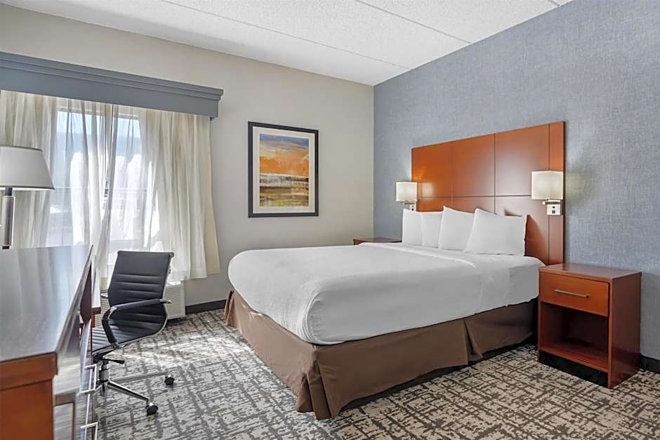 Best Western Plus Fresno Airport Hotel