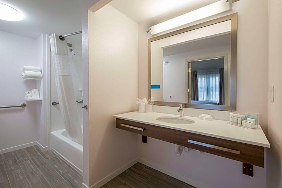 Hampton Inn By Hilton Waterville