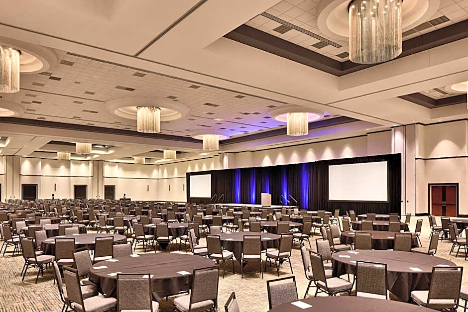 Renaissance® Phoenix Glendale Hotel & Conference Center