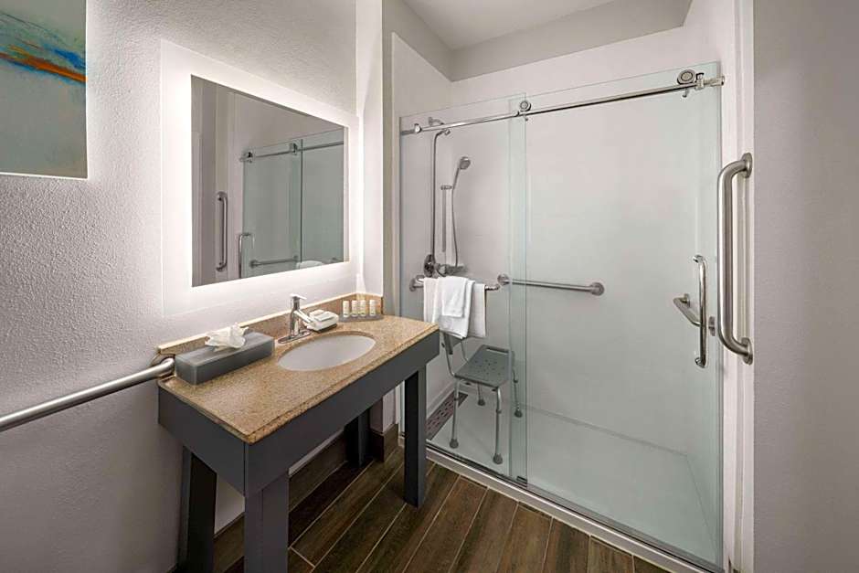 La Quinta Inn & Suites by Wyndham Angleton