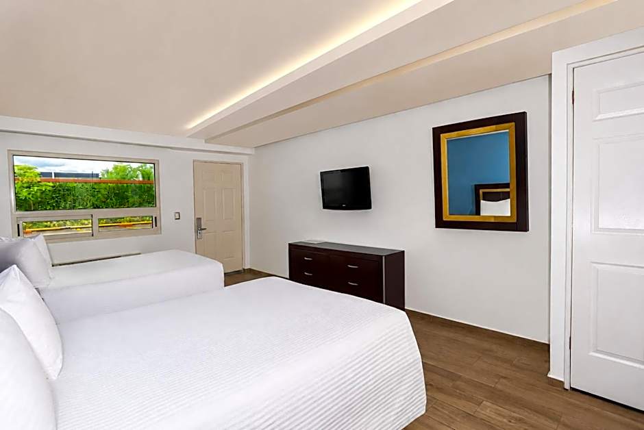 Quinta Dorada Hotel & Suites