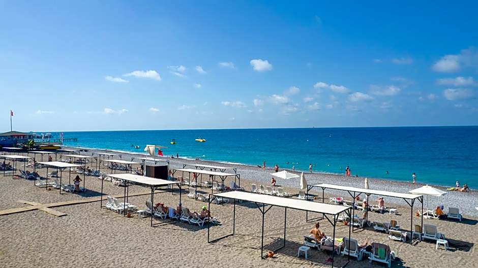 La Benata Beach Hotel