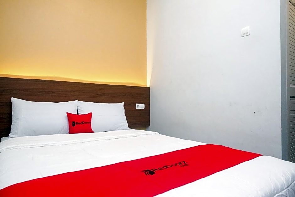 RedDoorz near Tentrem Mall Semarang
