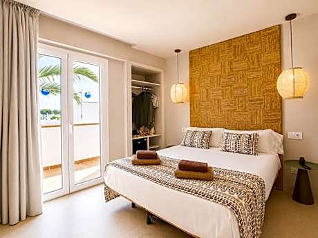 Double or Twin Room with Balcony