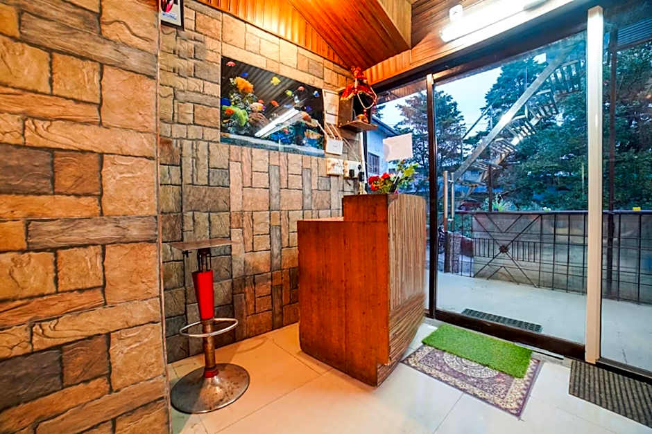 Goroomgo Long View Retreat Near Near Mall Road Nainital