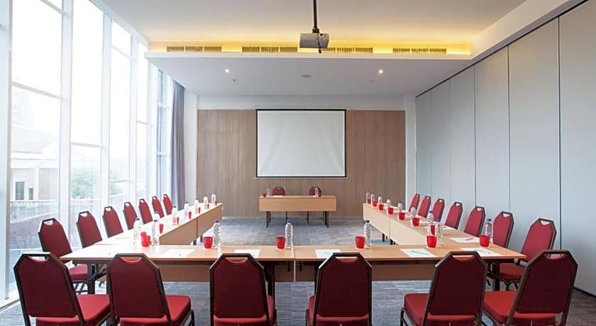 Ibis Makassar City Center Hotel