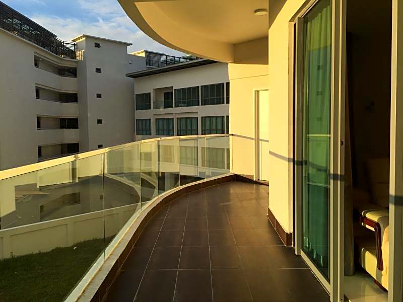 Sunset Seaview Vacation Condo City Centre @ IMAGO Shopping Mall