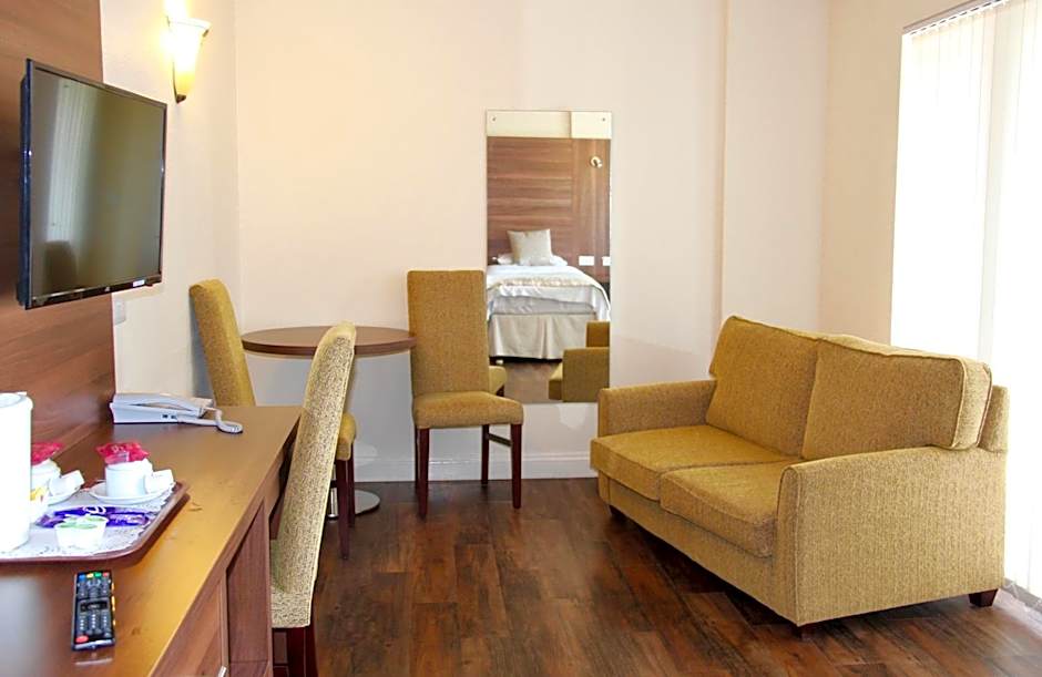 Oliver Cromwell Hotel