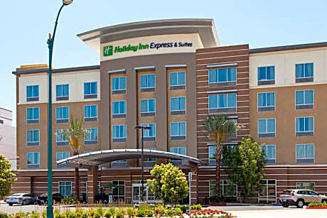 Holiday Inn Express & Suites Anaheim Resort Area By IHG