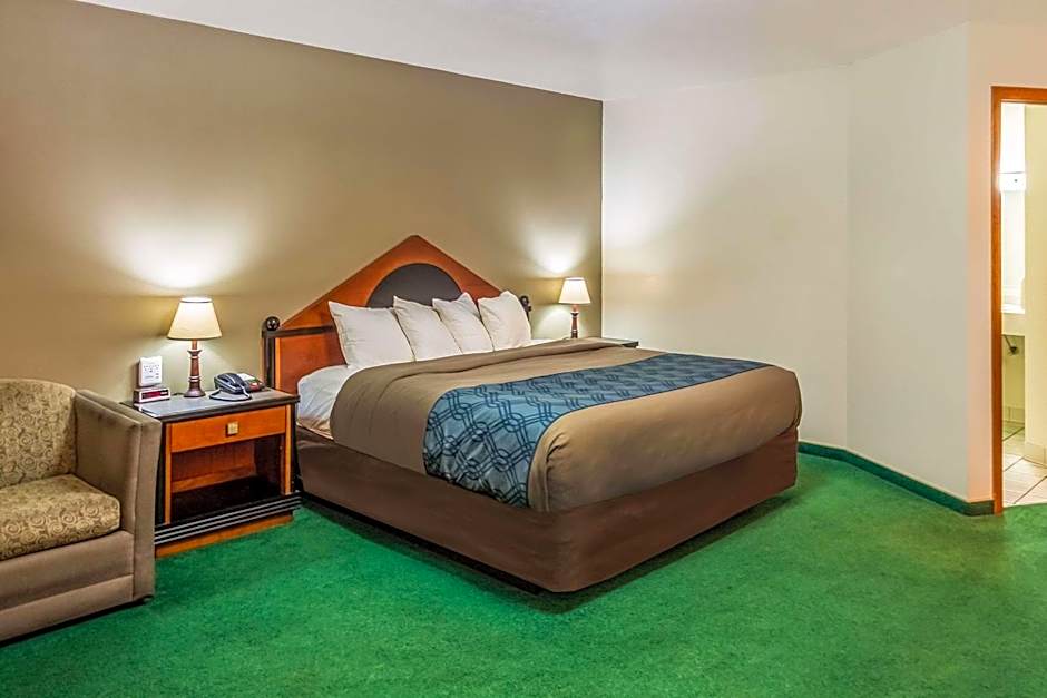 Econo Lodge Waupaca