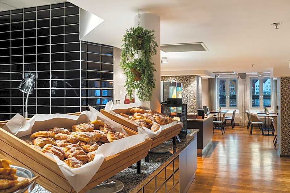 Clarion Hotel Admiral