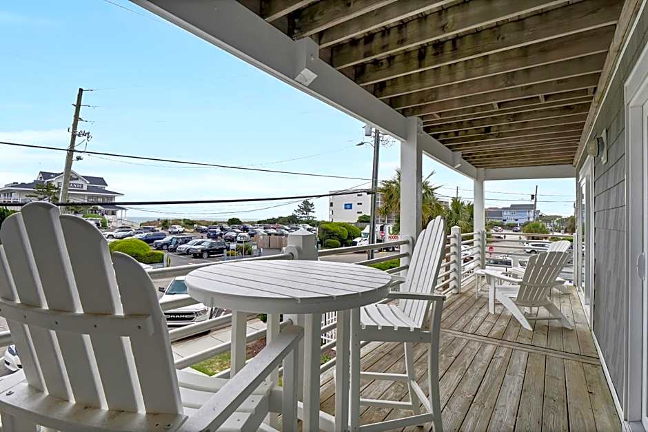 Sandpeddler Inn and Suites