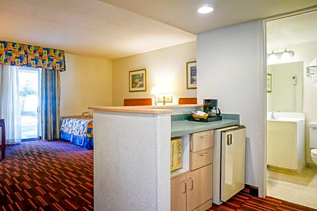 Queen Room with Two Queen Beds -  Non - Smoking