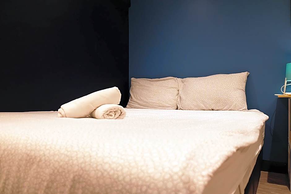 Sleep with Me Bangkok - BTS Phra Khanong