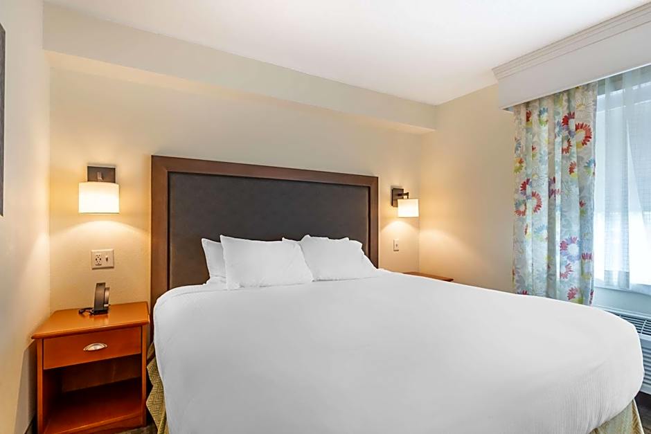 Best Western Plus University Park Inn & Suites