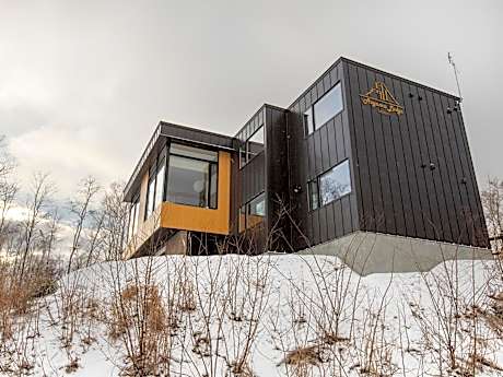 Aoyama Lodge