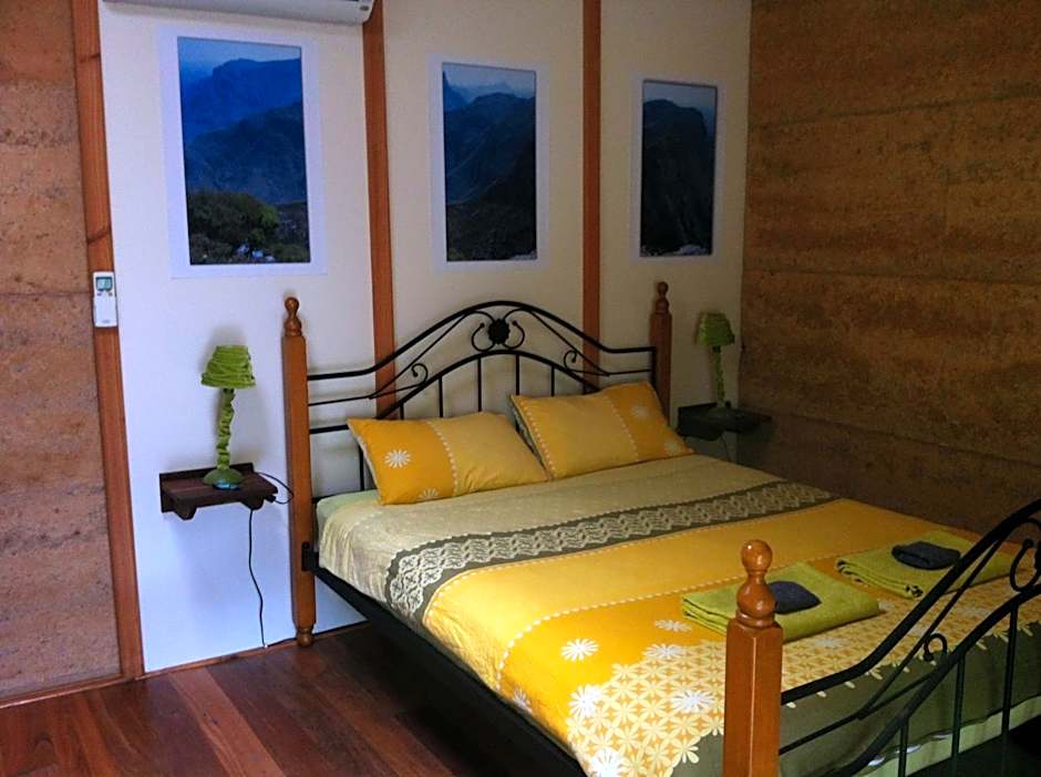 Foto 1 di 5 di Mountain 1 Queen Bed