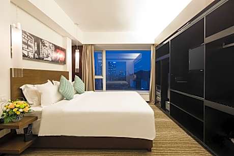 Business Queen Room