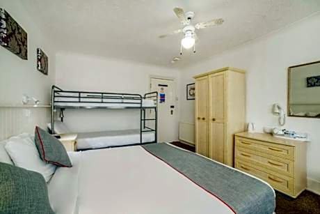 Deluxe Family of 5 Room