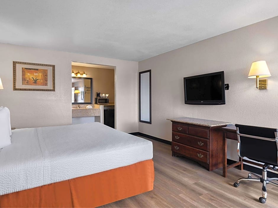 Travelodge by Wyndham Tucson AZ